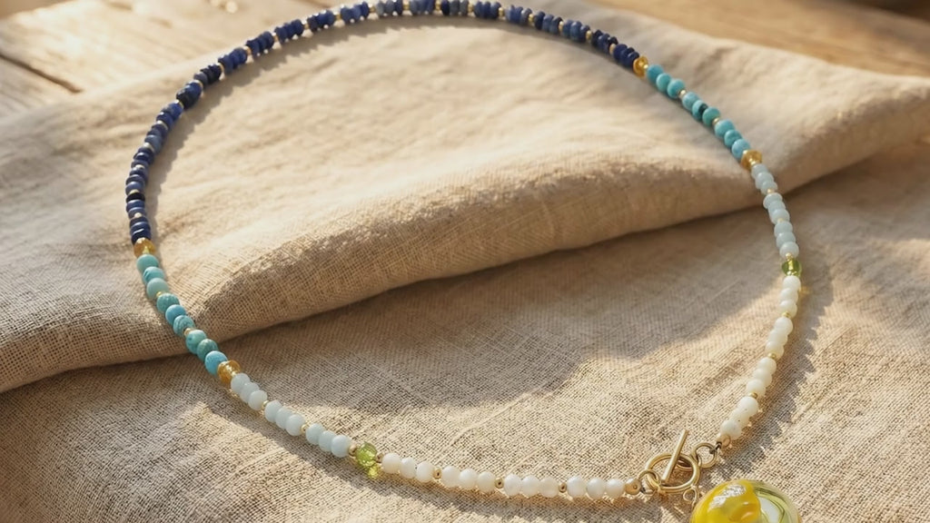Video of Daylily Necklace.